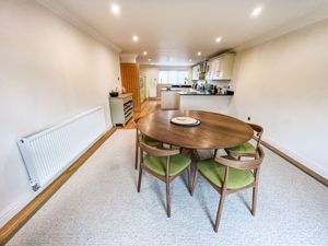 DINING AREA- click for photo gallery